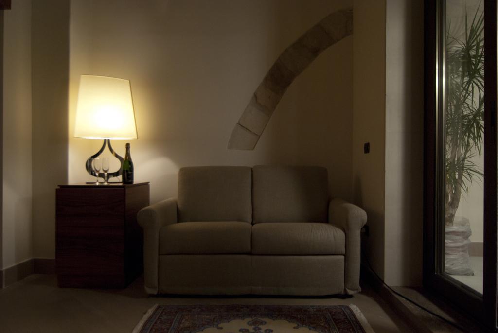 Alvino Suite And Breakfast Lecce Oda fotoğraf